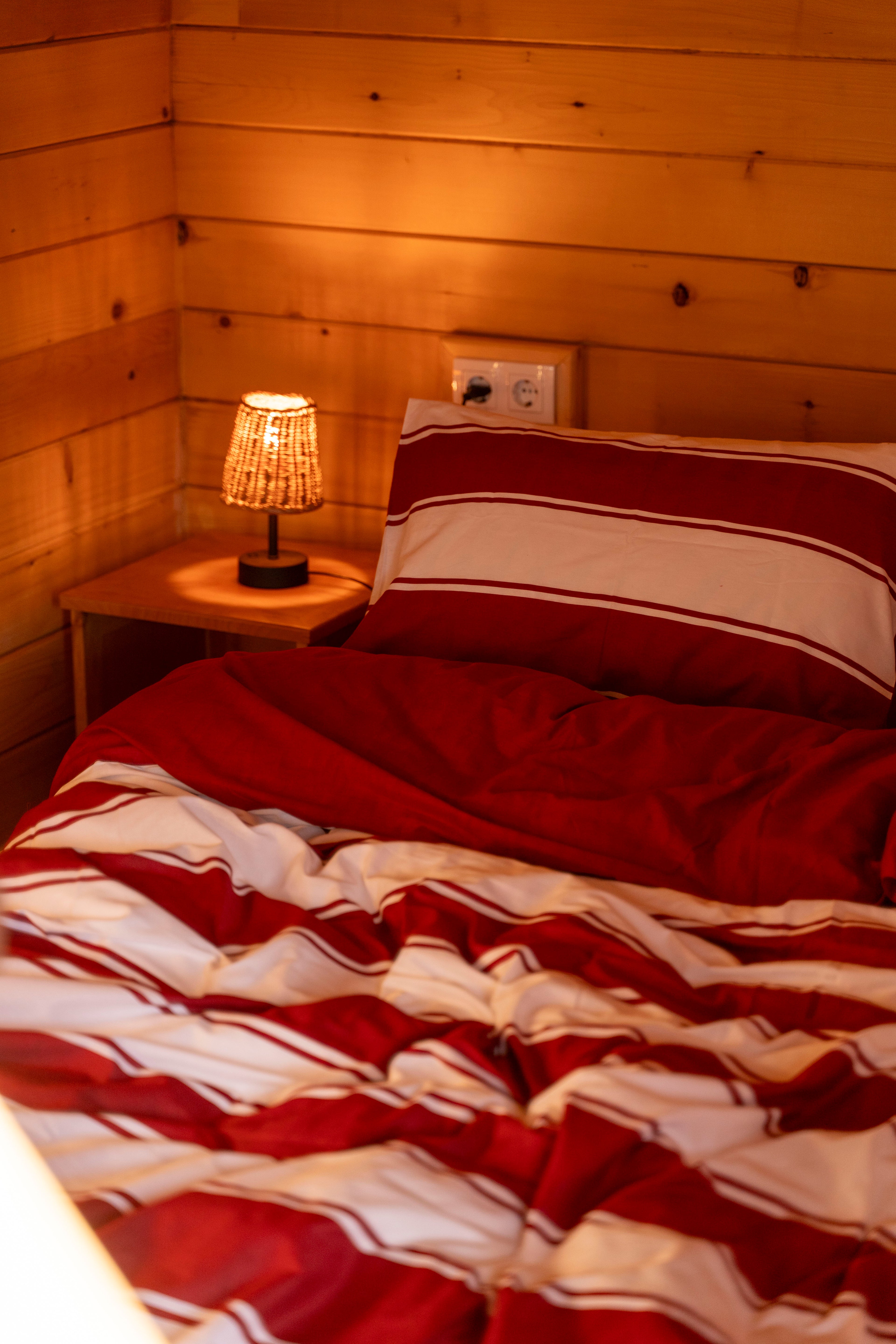 Cozy Home Festive Çift Kişilik Lastikli Çarşaflı Nevresim Takımı Jolly Kırmızı