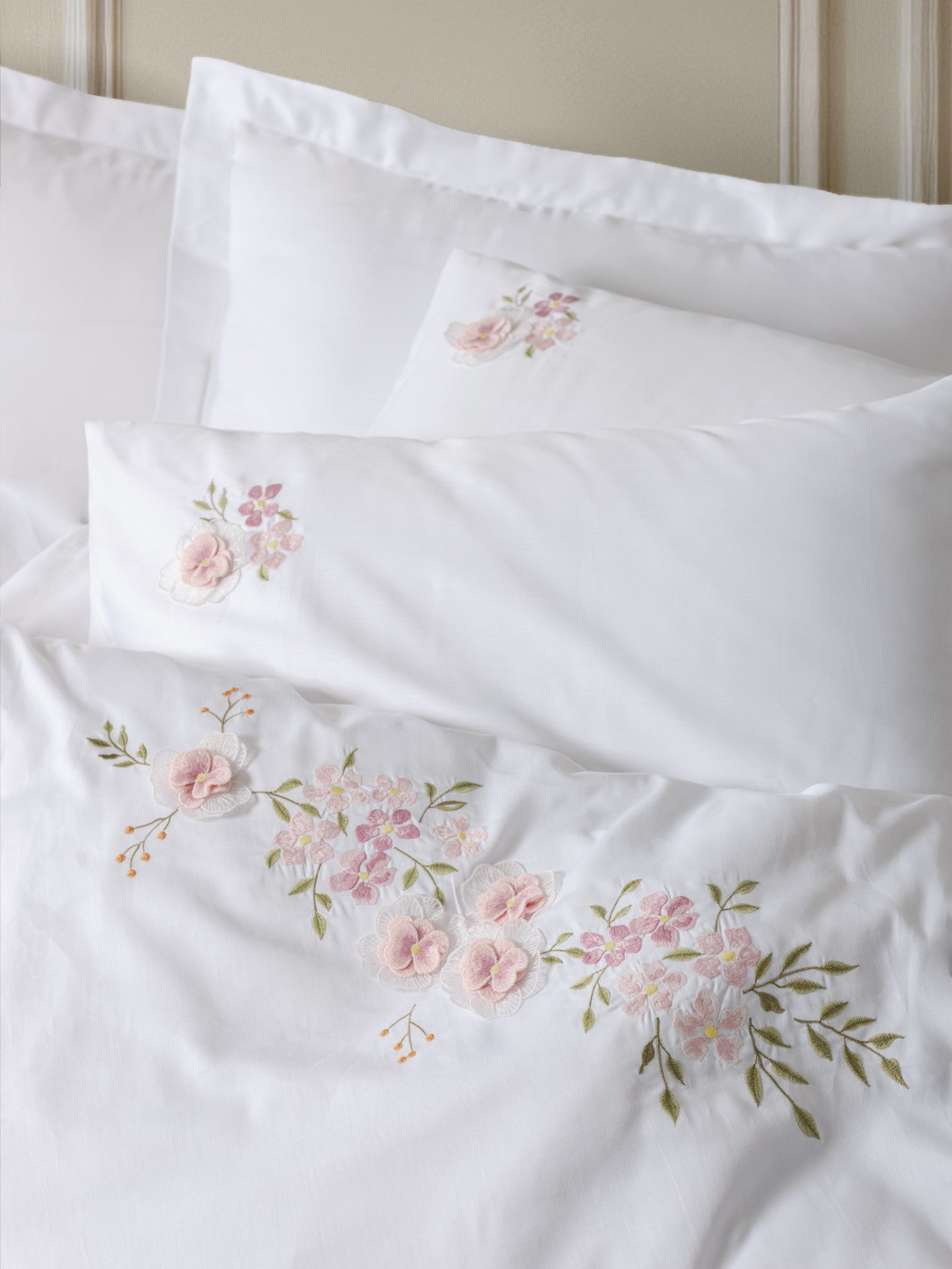 Cotton Box 3D Embroidered Sateen Double Duvet Cover Set Floret White
