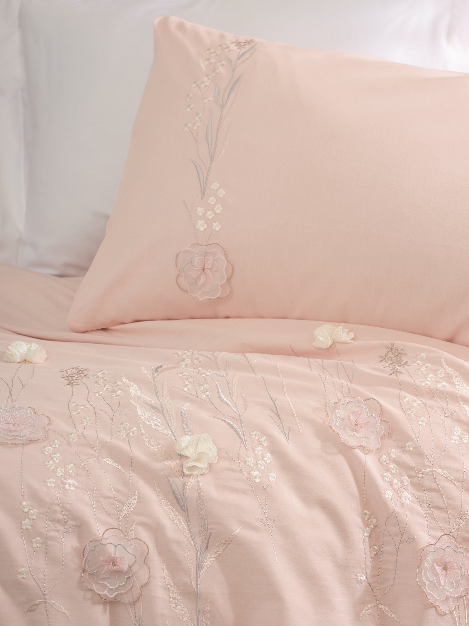 Cotton Box 3D Embroidered Satin Double Duvet Cover Set Lesley Pudra