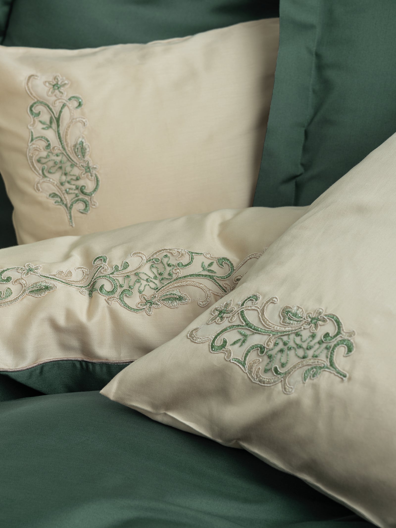 Комплект пододеяльников Cotton Box Brode Satin Double Duvet Set Andy Green