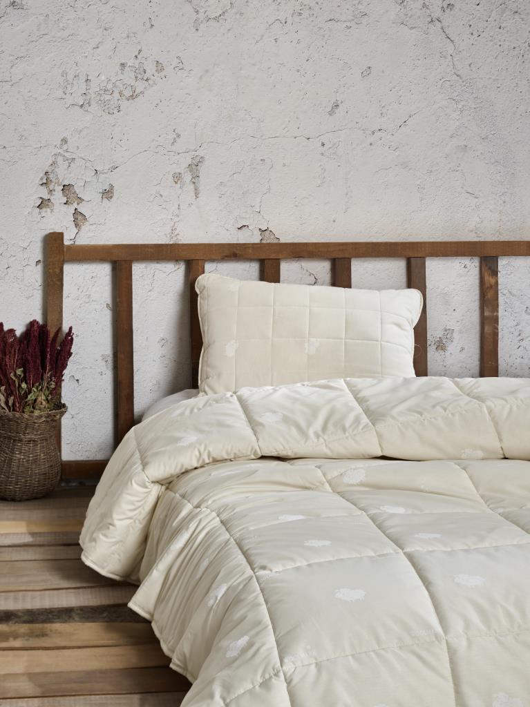 Cotton Box Double Wool Quilt