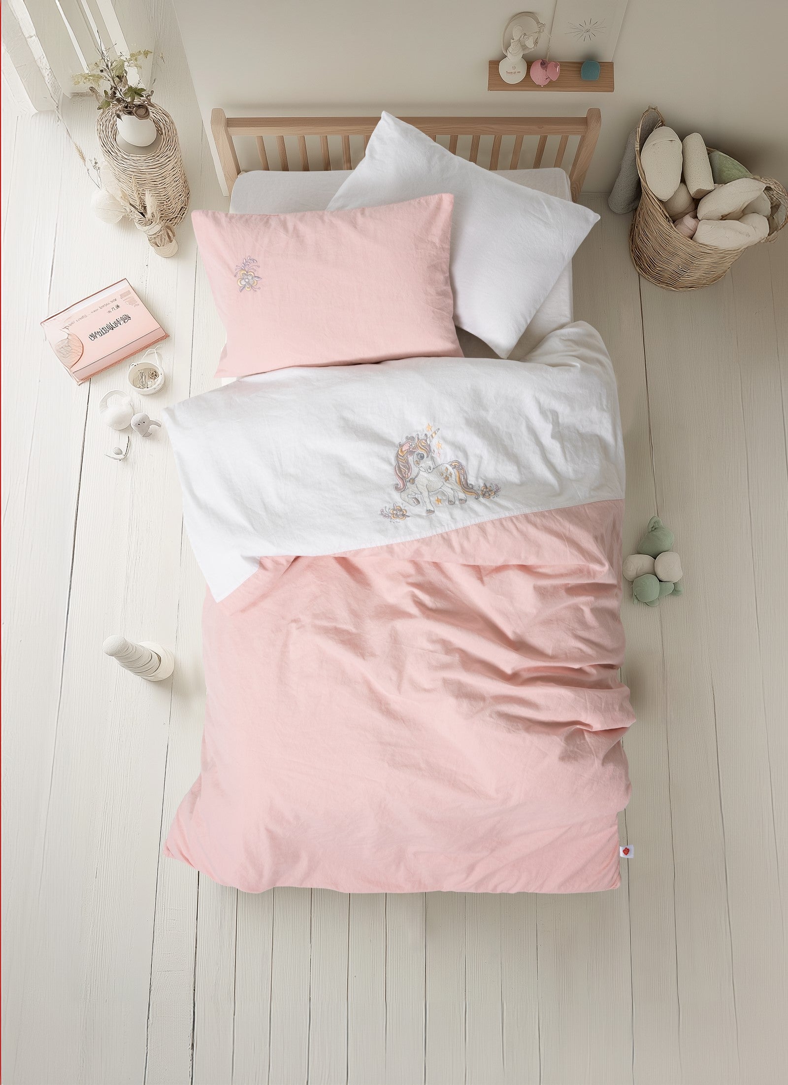 Cotton Box Cuddly Embroidered Baby Bedding Set Bonic White