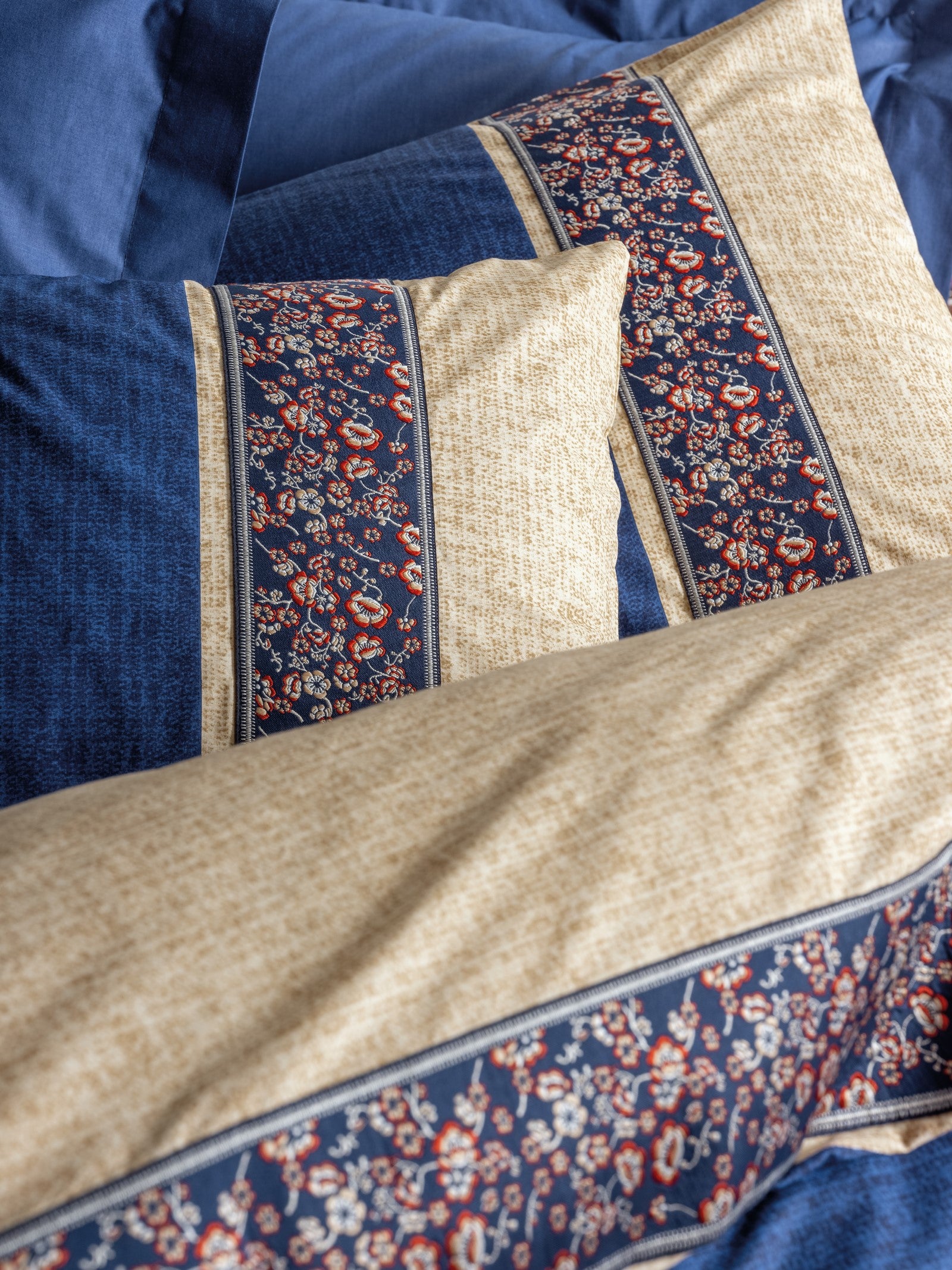 Комплект постельного белья Cotton Box Folk Art с двумя пододеяльниками Rayen Navy Blue