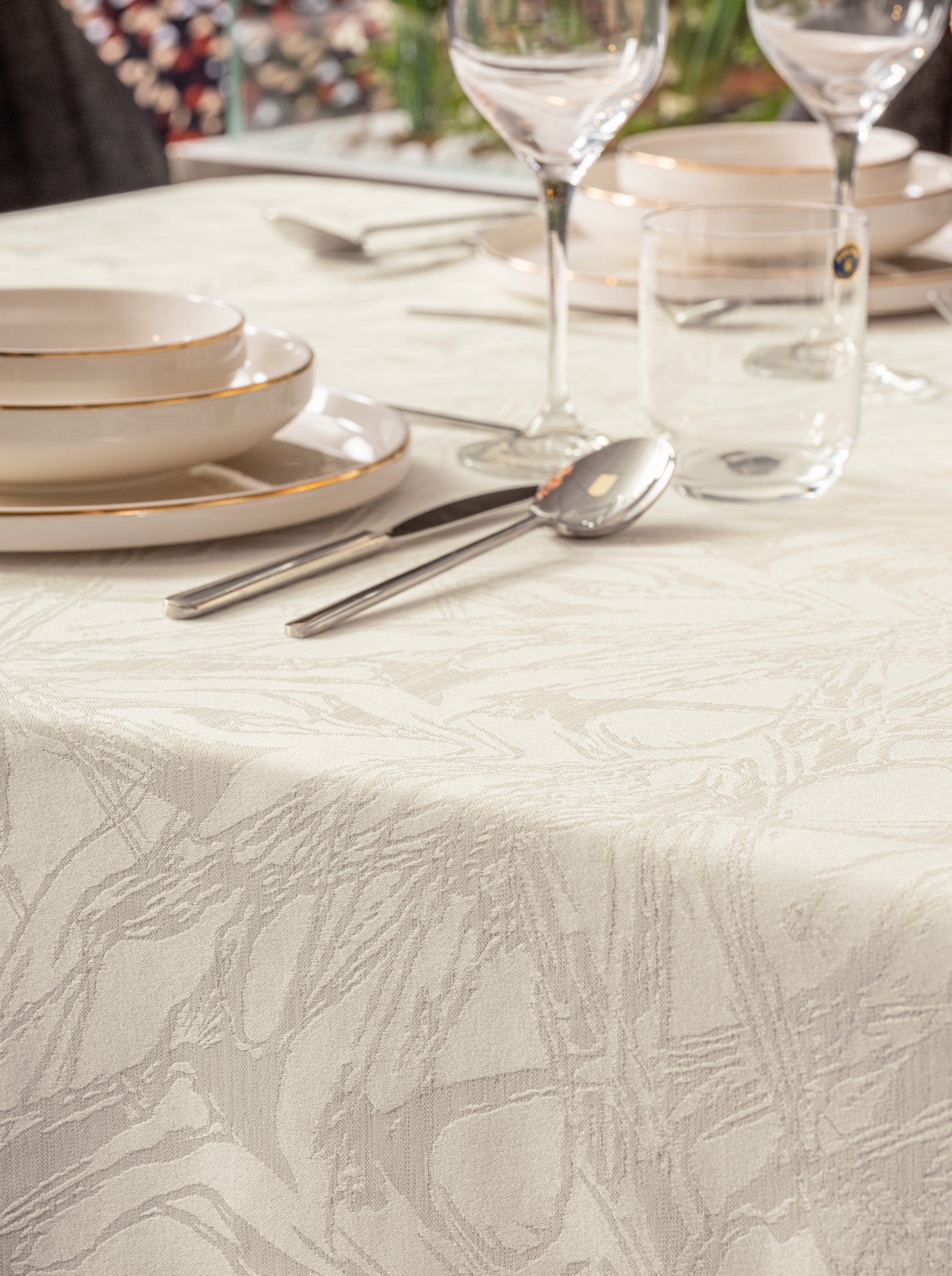 Cotton Box Jacquard Carefree Tablecloth Lavinia Cream 155x220