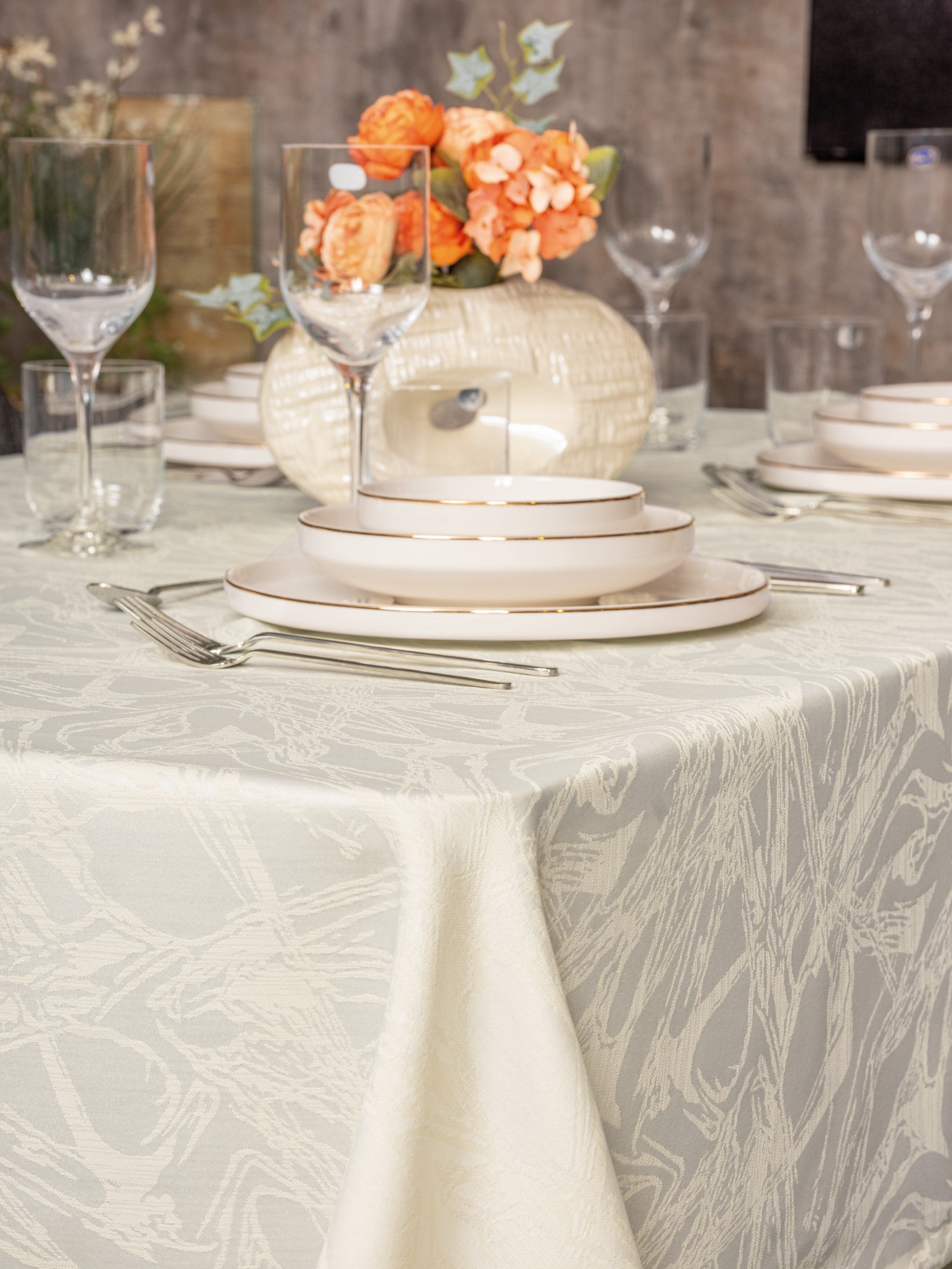 Cotton Box Jacquard Carefree Tablecloth Lavinia Cream 155x220