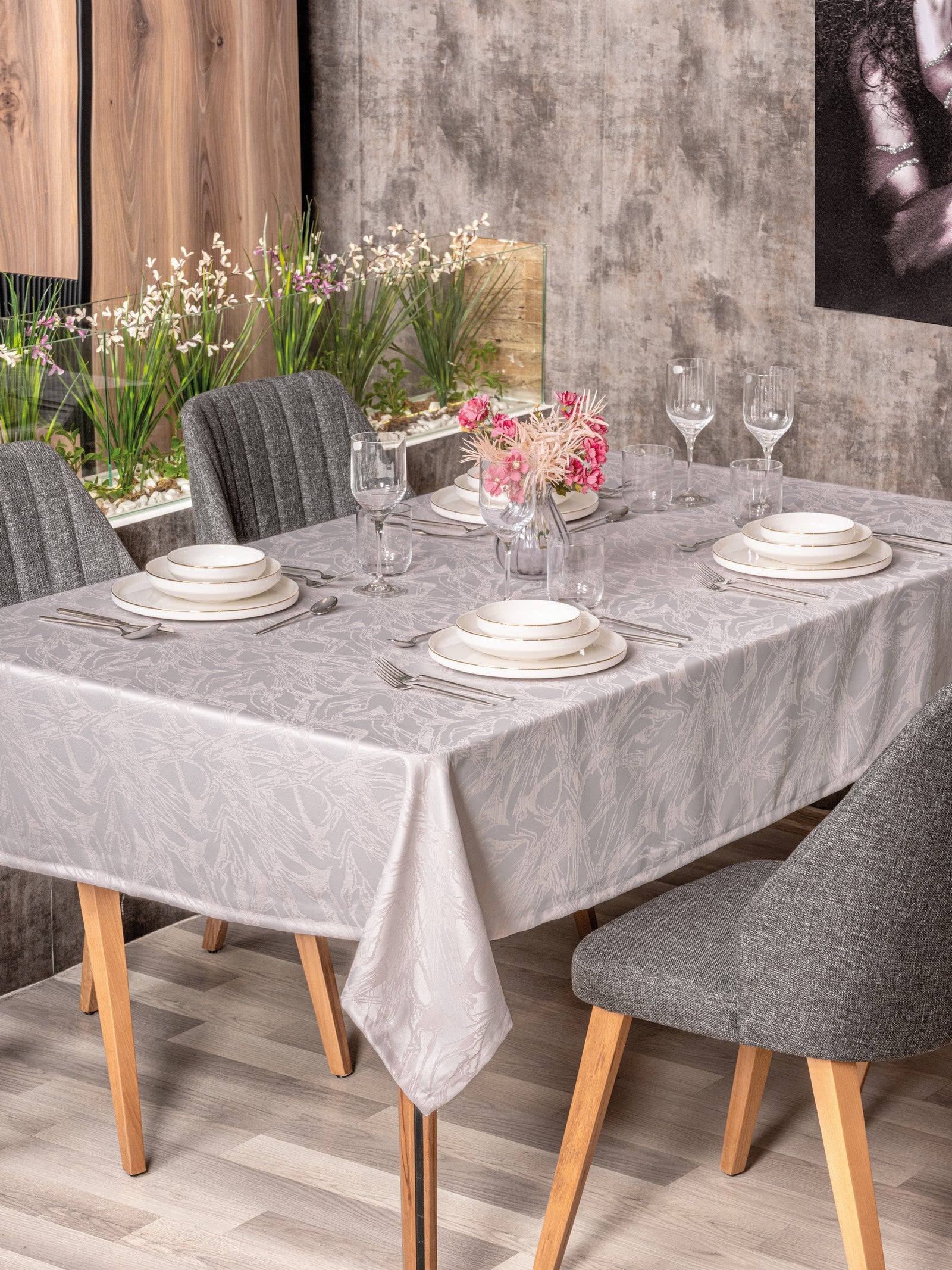 Cotton Box Jacquard Carefree Tablecloth Lavinia Lavender 155x220