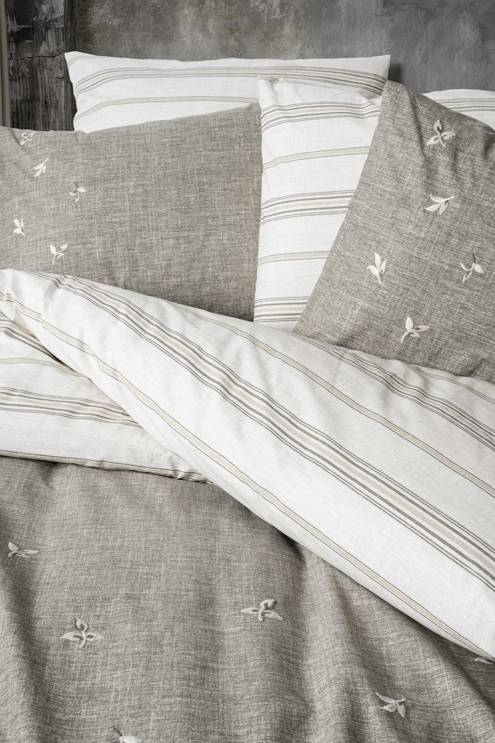 Cotton Box Klein Embroidered Ranforce Double Duvet Cover Set Moke Brown