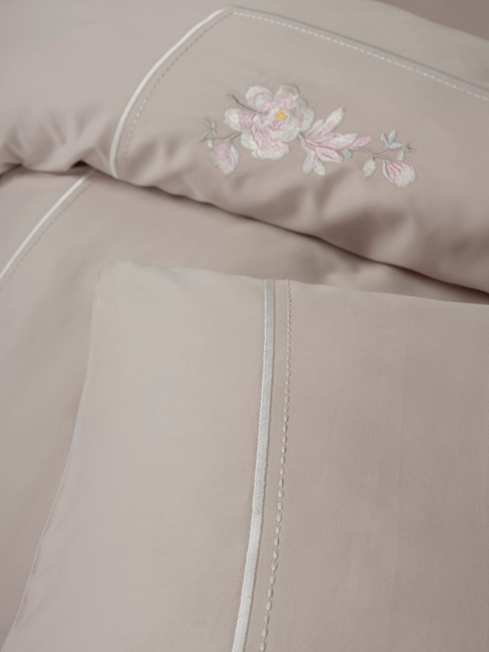 Cotton Box Embroidered Satin Double Duvet Cover Set Alameda Lilac