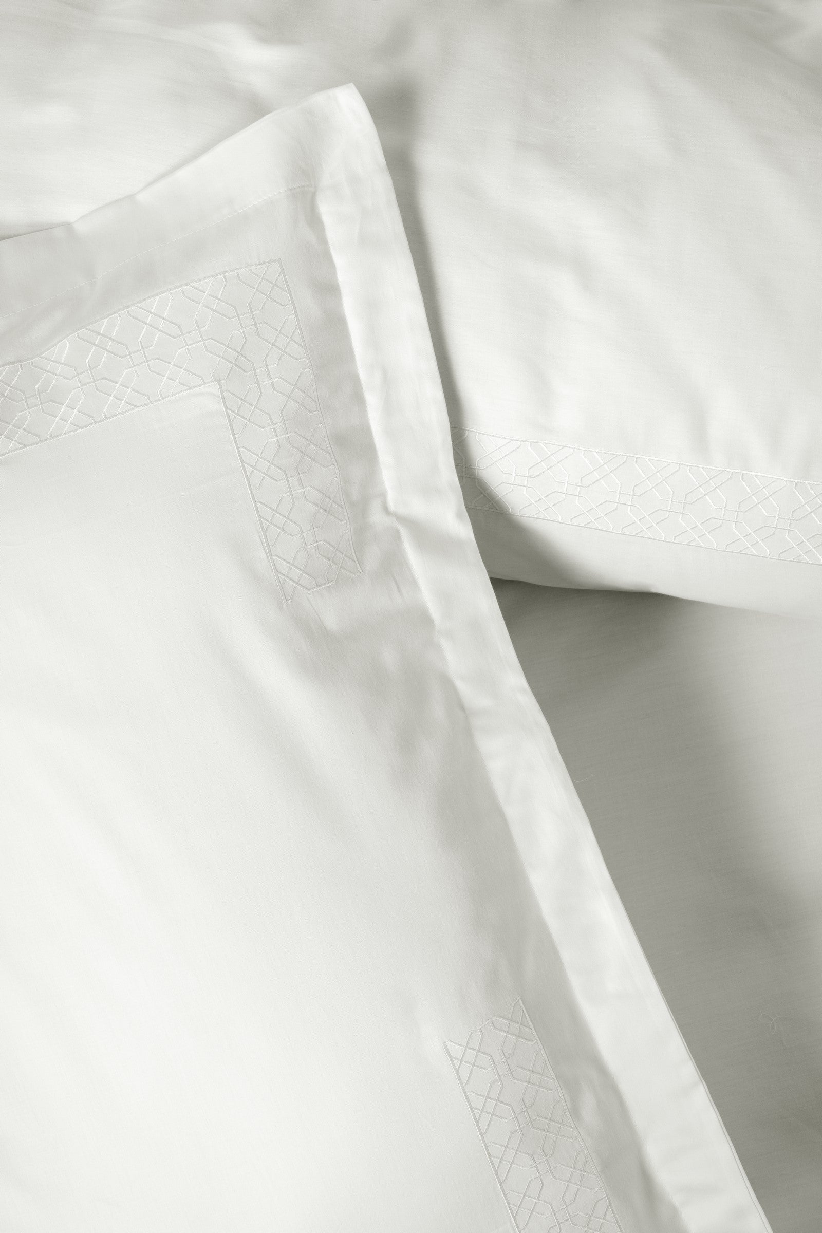 Cotton Box Embroidered Satin Double Duvet Cover Set Galant White