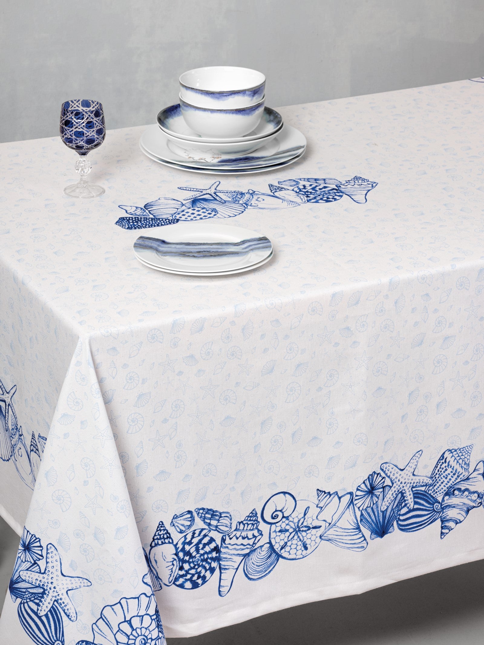Cotton Box Panel Printed Tablecloth Cowry Blue 170x170