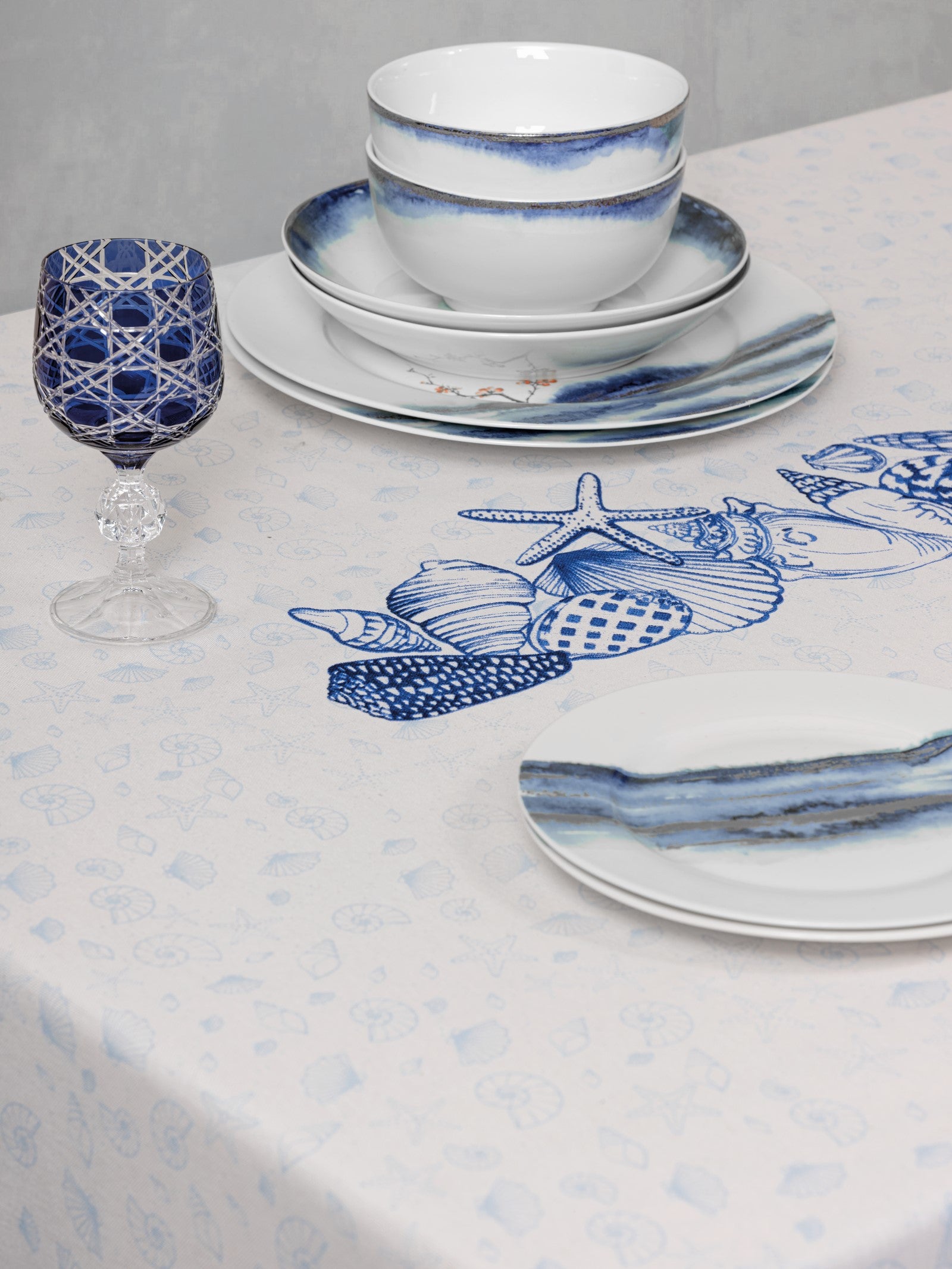 Cotton Box Panel Printed Tablecloth Cowry Blue 170x170