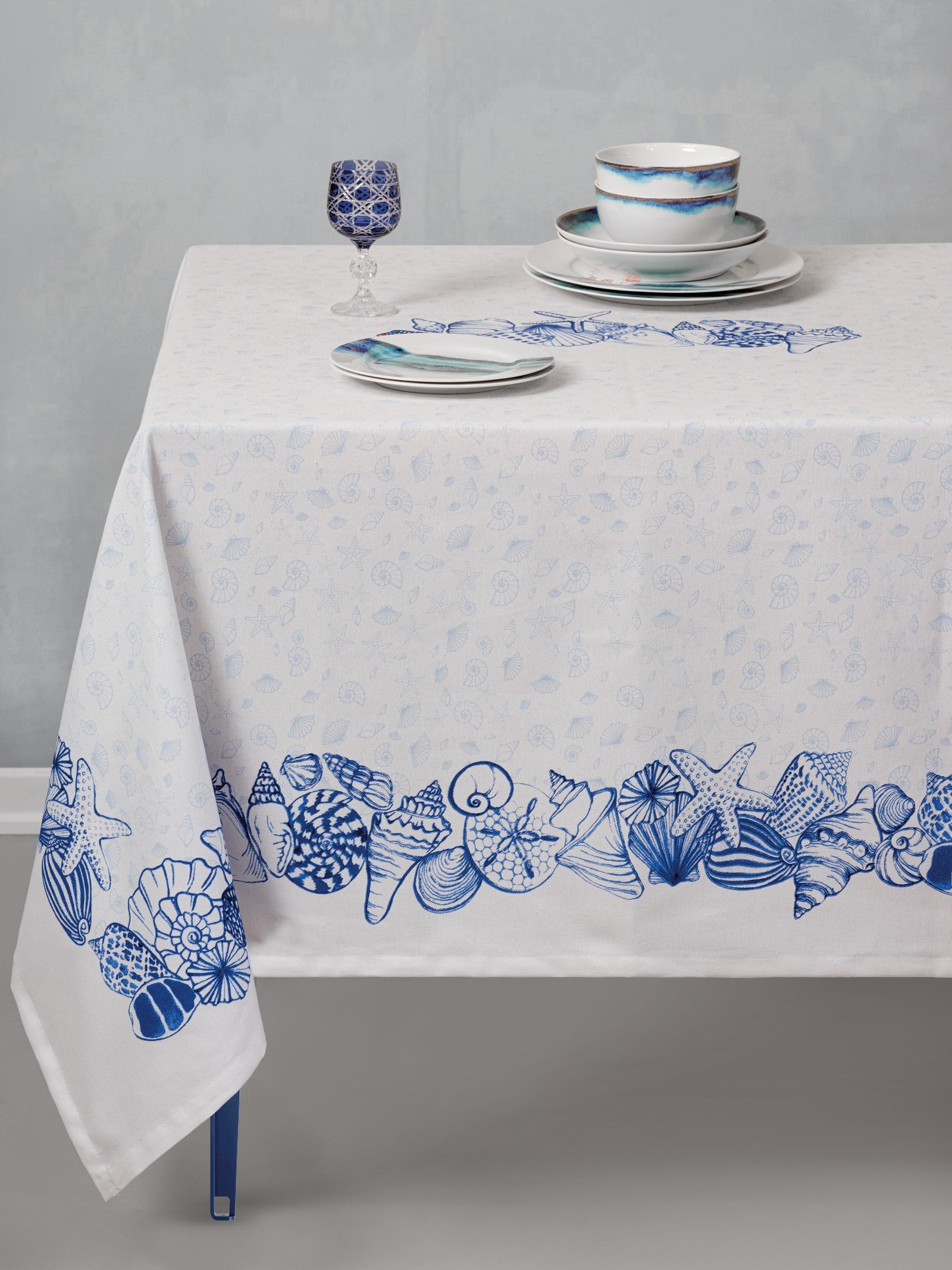 Cotton Box Panel Printed Tablecloth Cowry Blue 170x170
