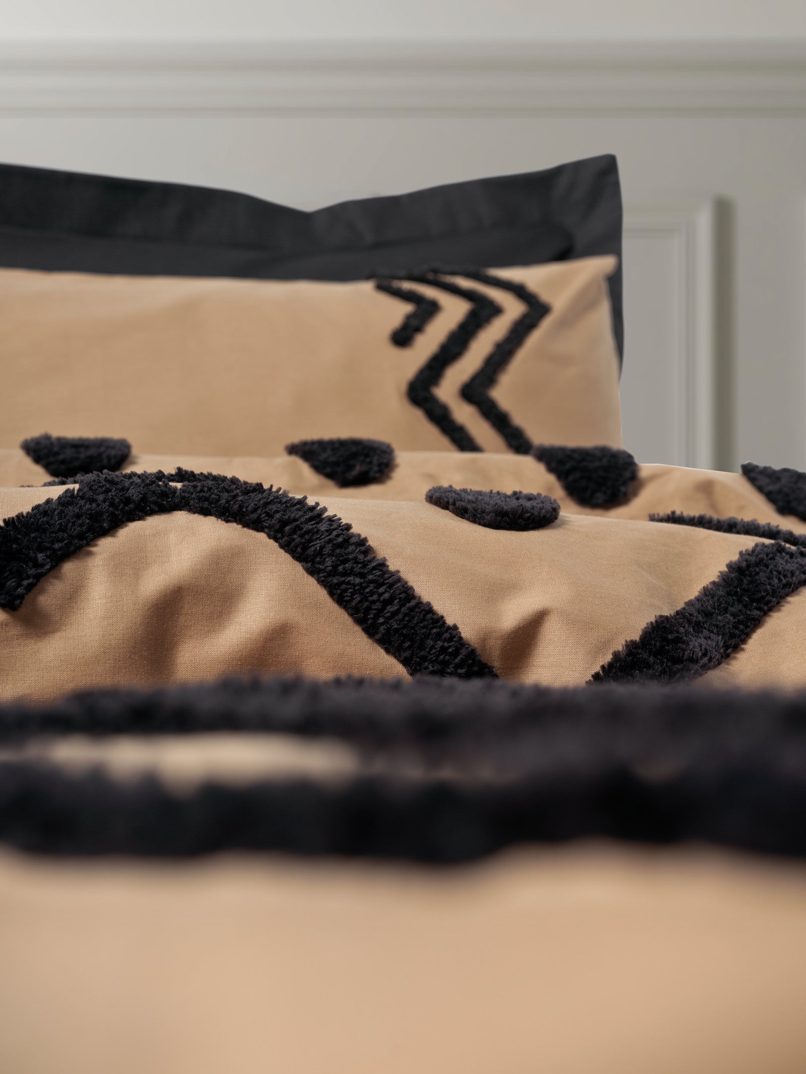 Cotton Box Puff Embroidered Double Duvet Cover Set Elio Copper-Black