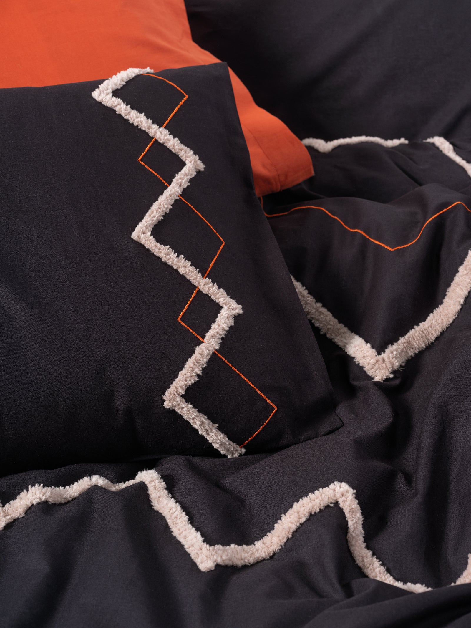 Cotton Box Puff Nakışlı Çift Kişilik Nevresim Takımı Mirely Siyah-Kiremit