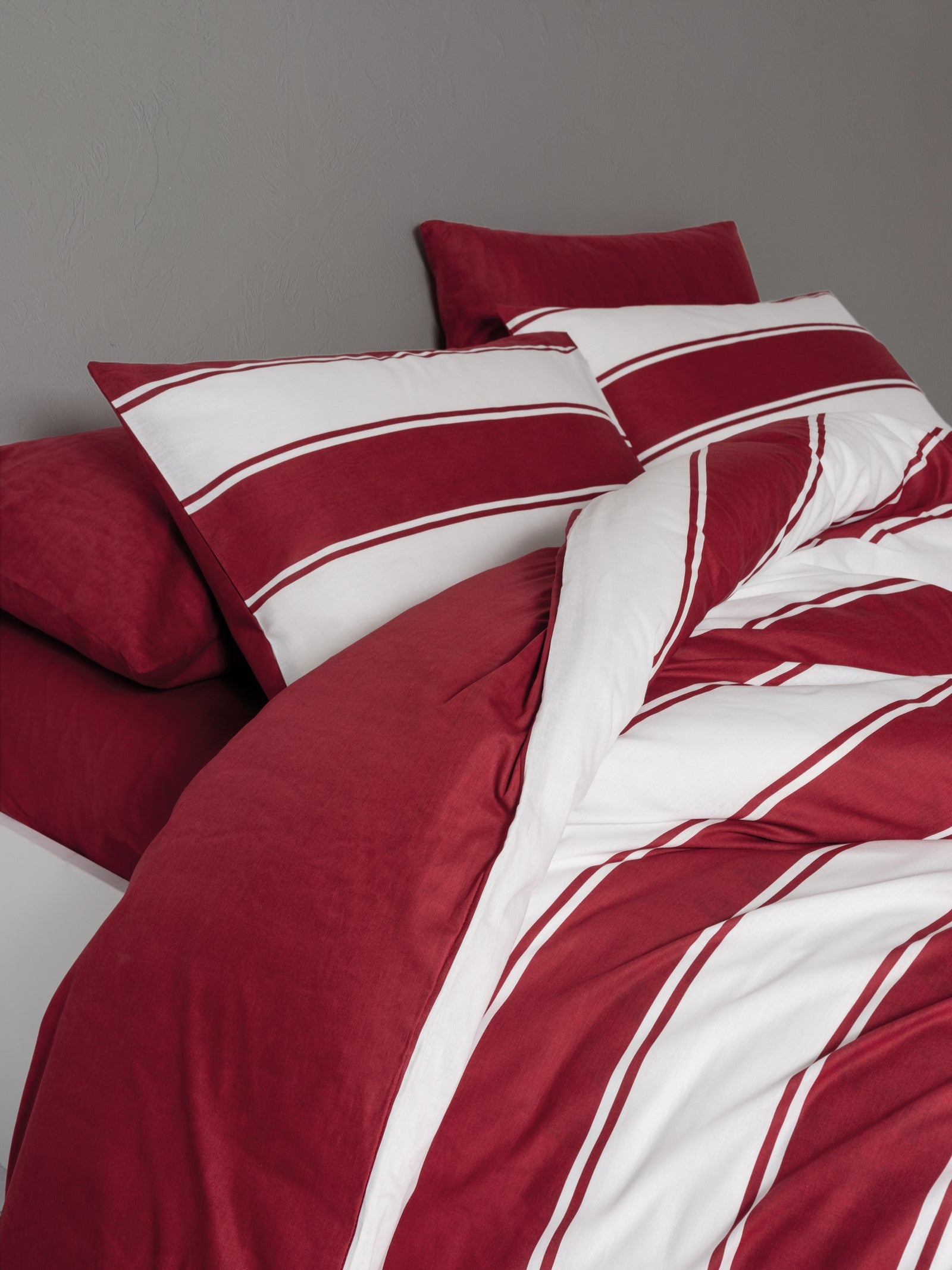 Cozy Home Festive Çift Kişilik Lastikli Çarşaflı Nevresim Takımı Jolly Kırmızı