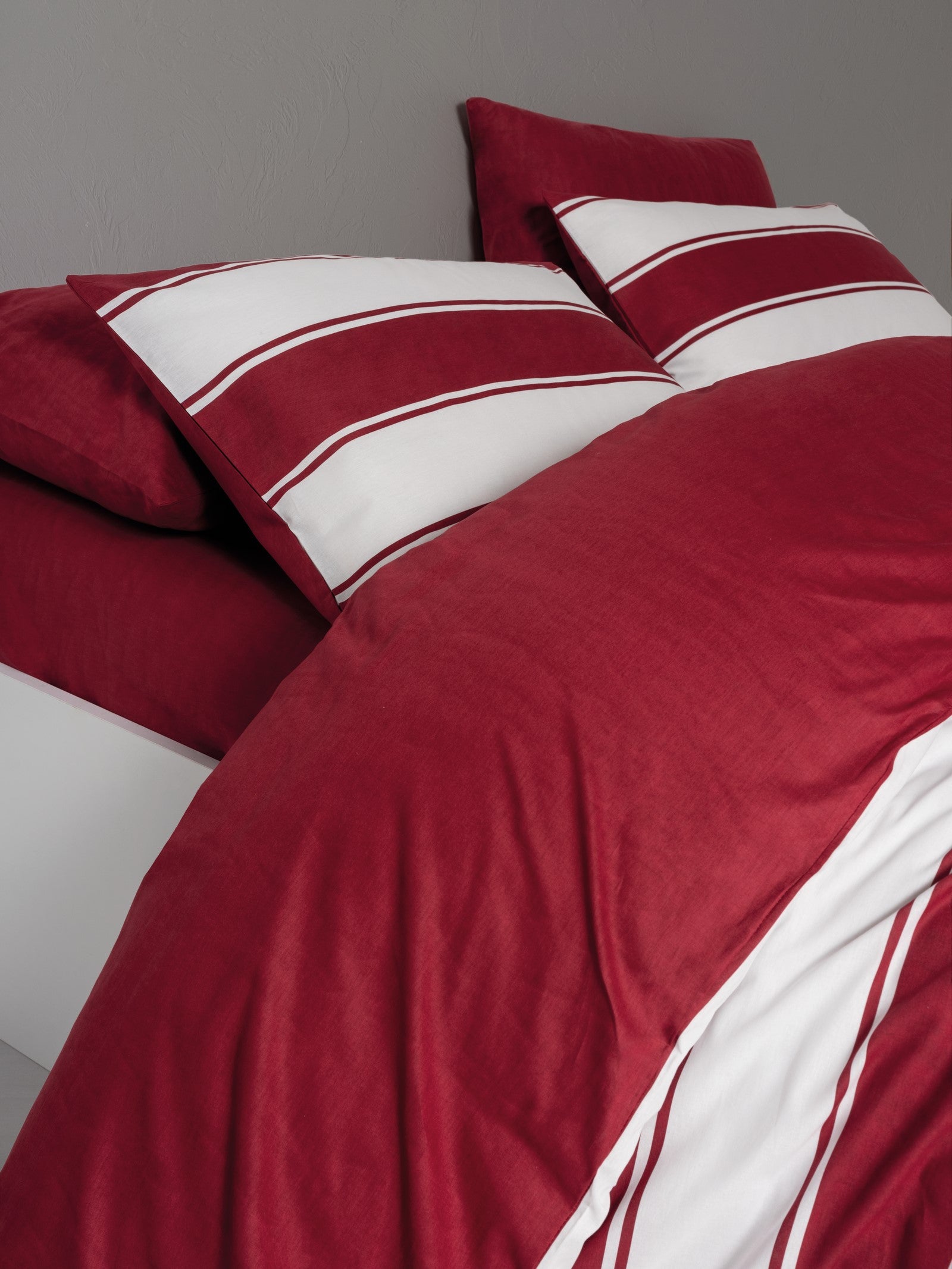 Cozy Home Festive Çift Kişilik Lastikli Çarşaflı Nevresim Takımı Jolly Kırmızı