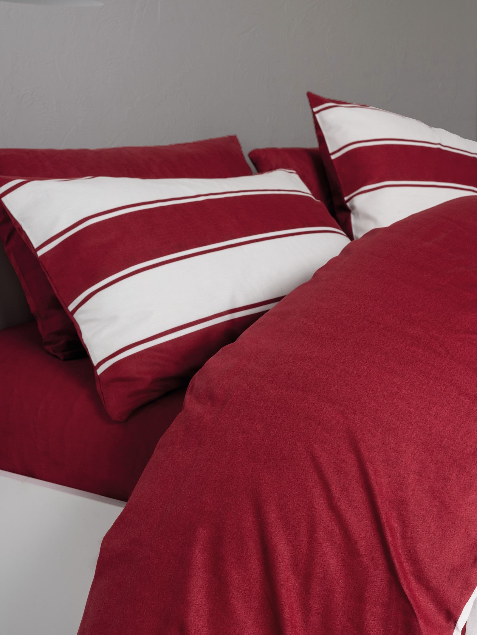 Cozy Home Festive Çift Kişilik Lastikli Çarşaflı Nevresim Takımı Jolly Kırmızı