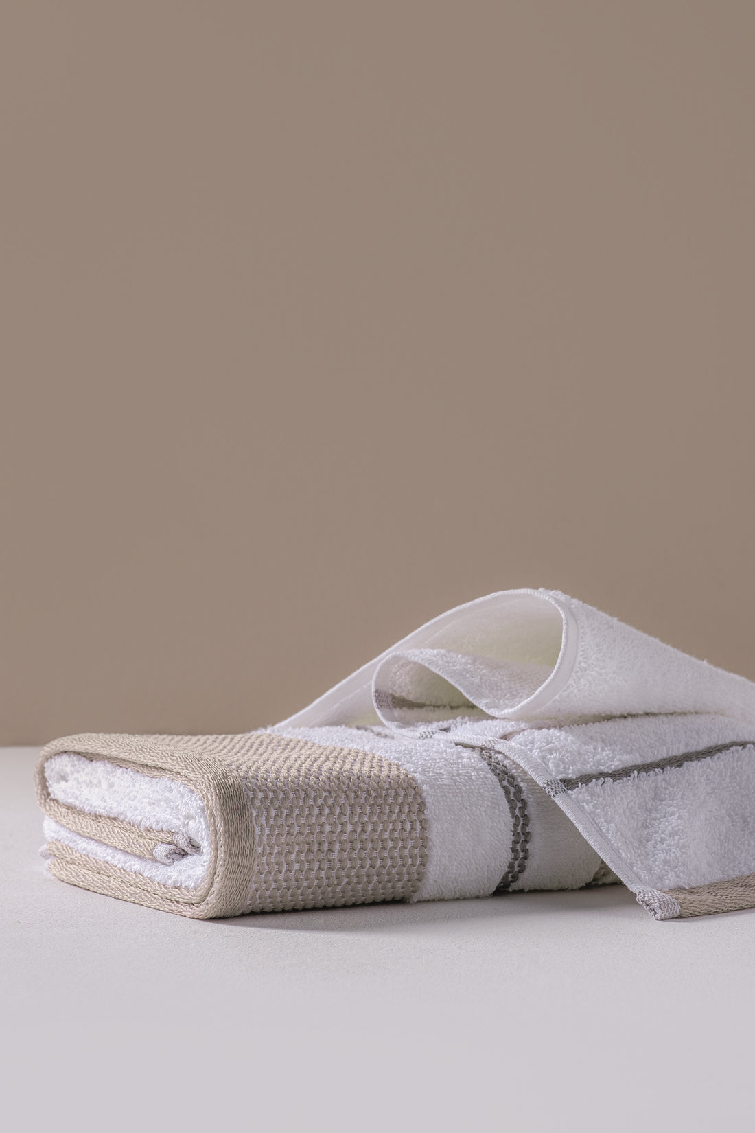 Cotton Box Set of 2 Dobby Towels Shiny Beige 50x90