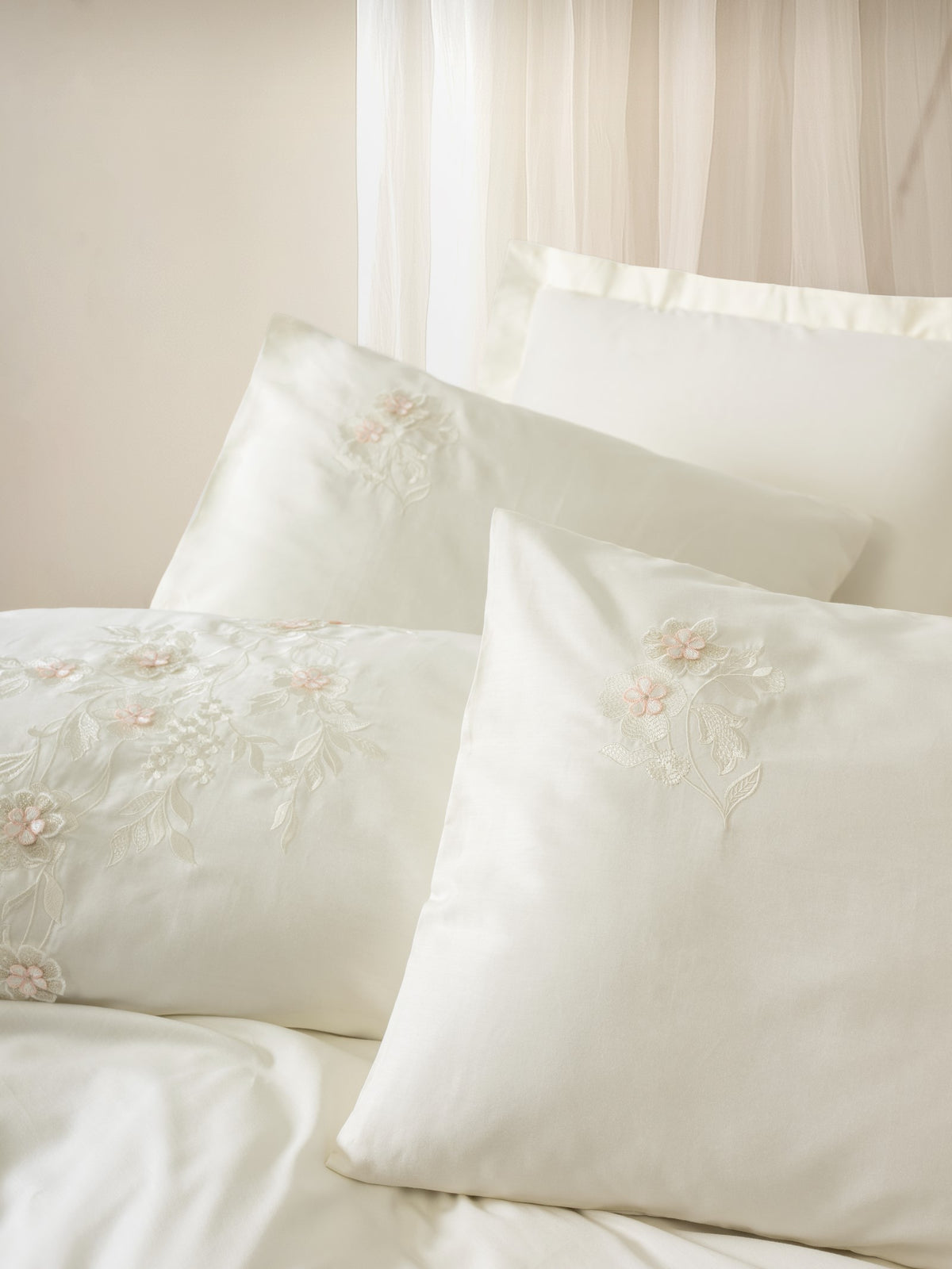 Cotton Box 3D Embroidered Sateen Double Duvet Cover Set Aira Ecru