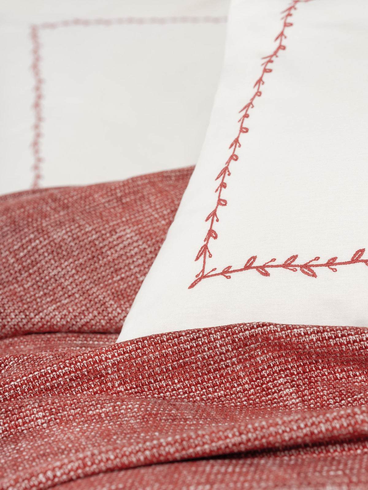Cotton Box Embrova Chenille Double Bedspread/Pique Set Loom Claret Red