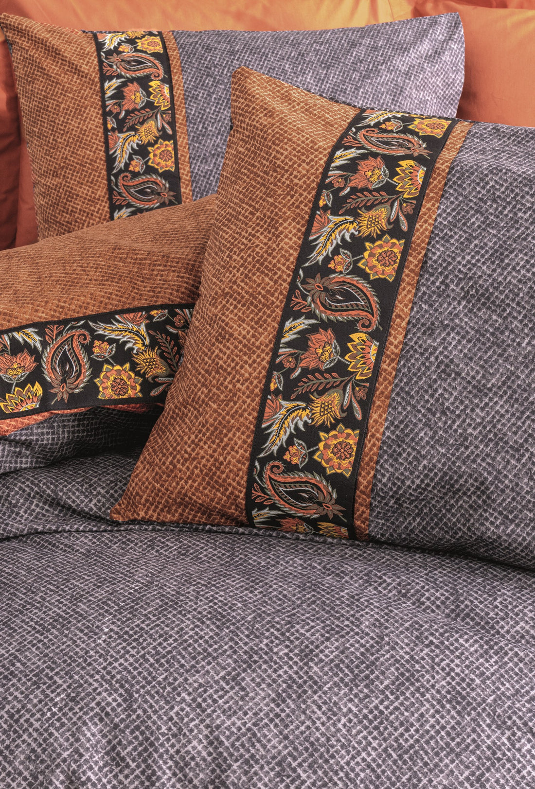 Комплект постельного белья Cotton Box Folk Art с двумя пододеяльниками Dalila Cinnamon