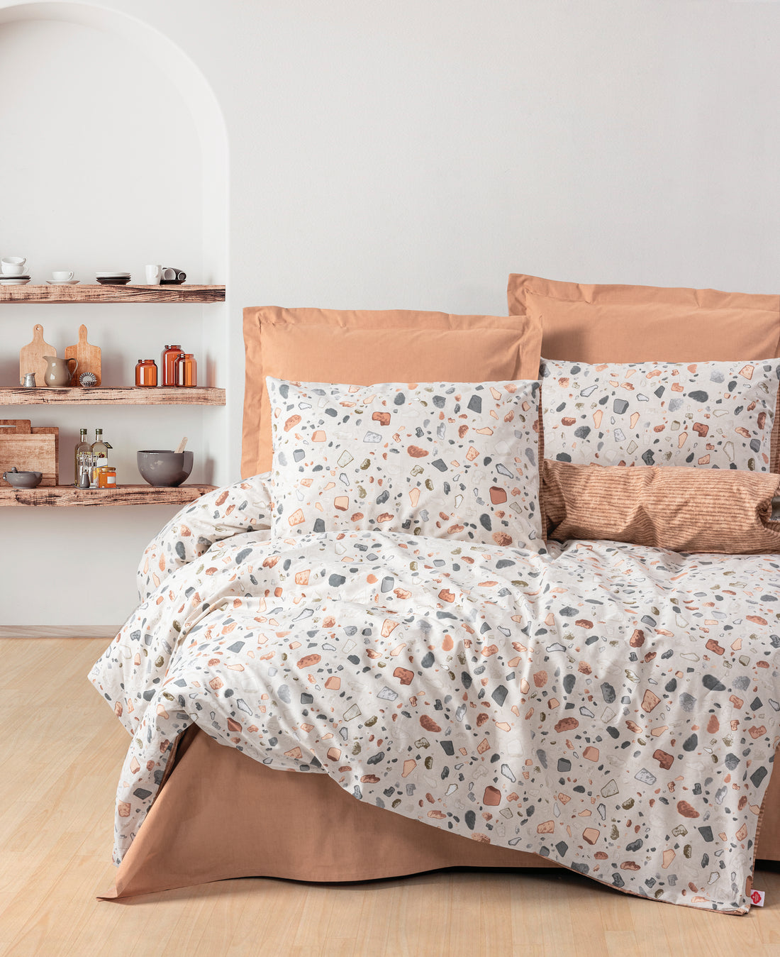 Комплект постельного белья Cotton Box Minimal с простыней на резинке Onyx Caramel