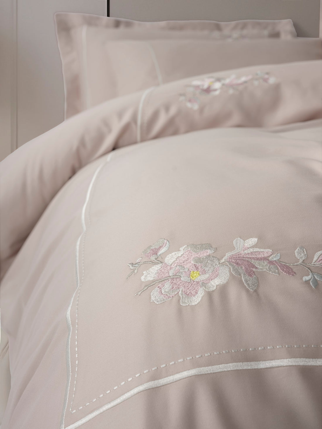Cotton Box Embroidered Satin Double Duvet Cover Set Alameda Lilac