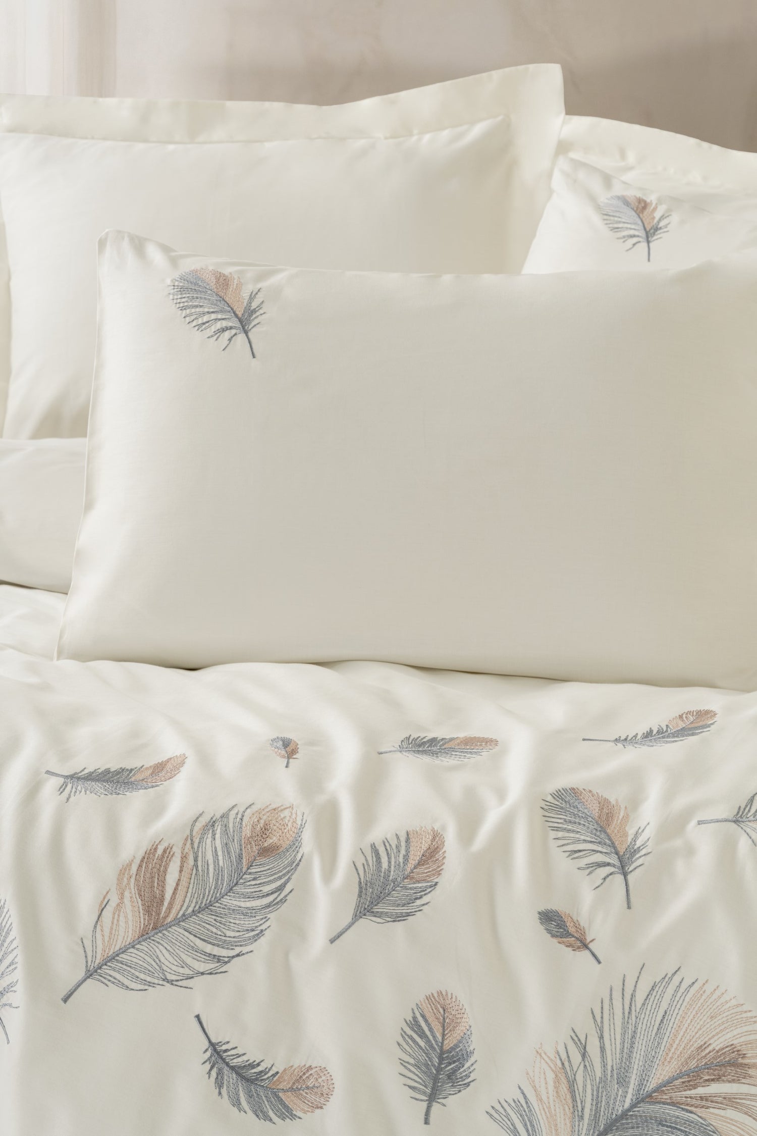 Cotton Box Nakışlı Saten Çift Kişilik Nevresim Takımı Alula Ekru