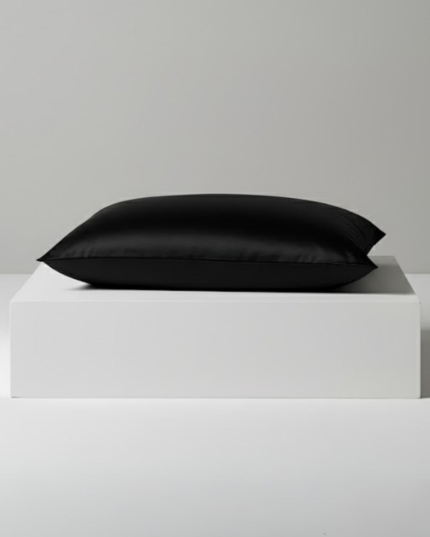 Cozy Home Halo Saten Yastık Kılıfı Siyah 50x70