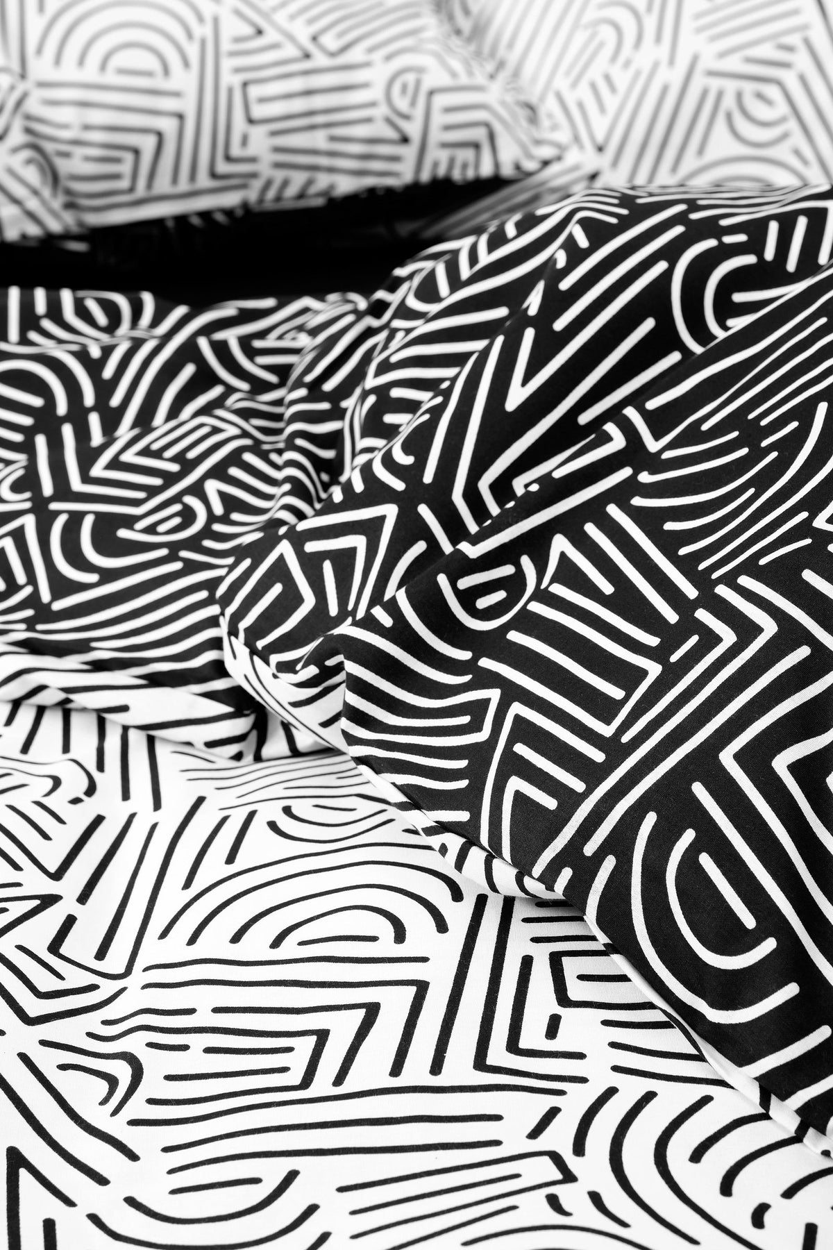 Cozy Home Mono Double Fitted Sheet Duvet Cover Set Maze Black