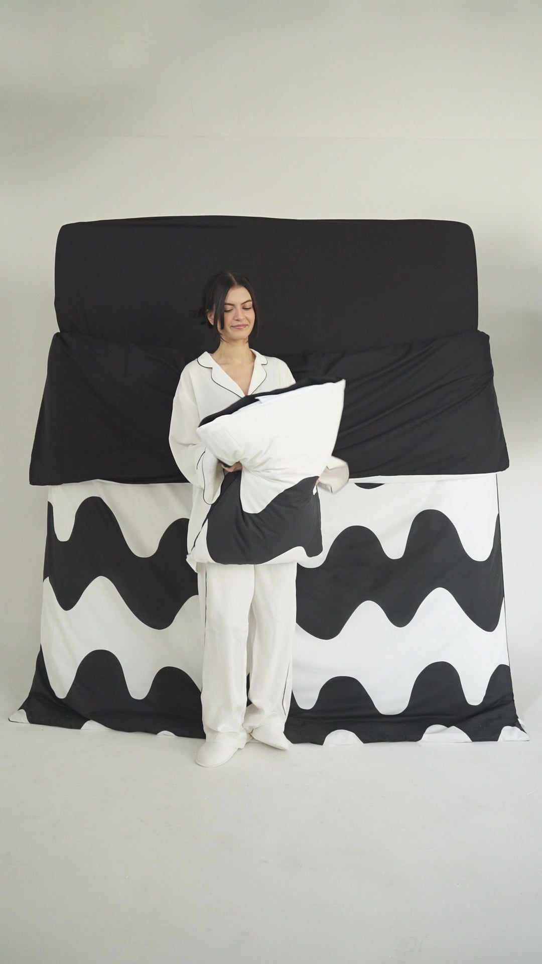 Cozy Home Mono Çift Kişilik Lastikli Çarşaflı Nevresim Takımı Flow Siyah